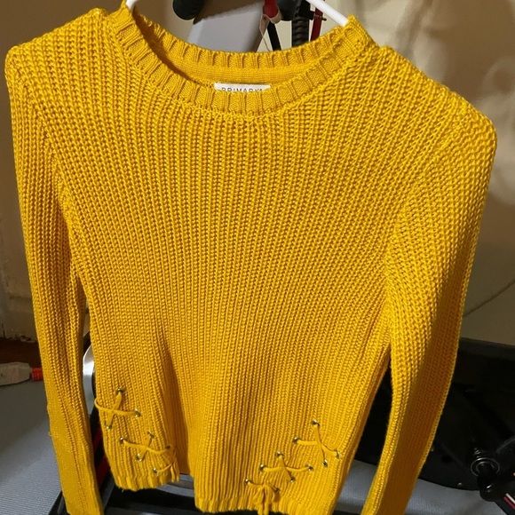 Yellow Lace  sweater top​ - Picture 2 of 3